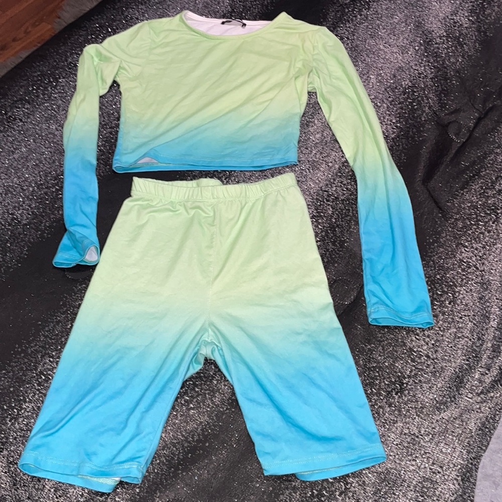 Fashion nova 2 pc short set